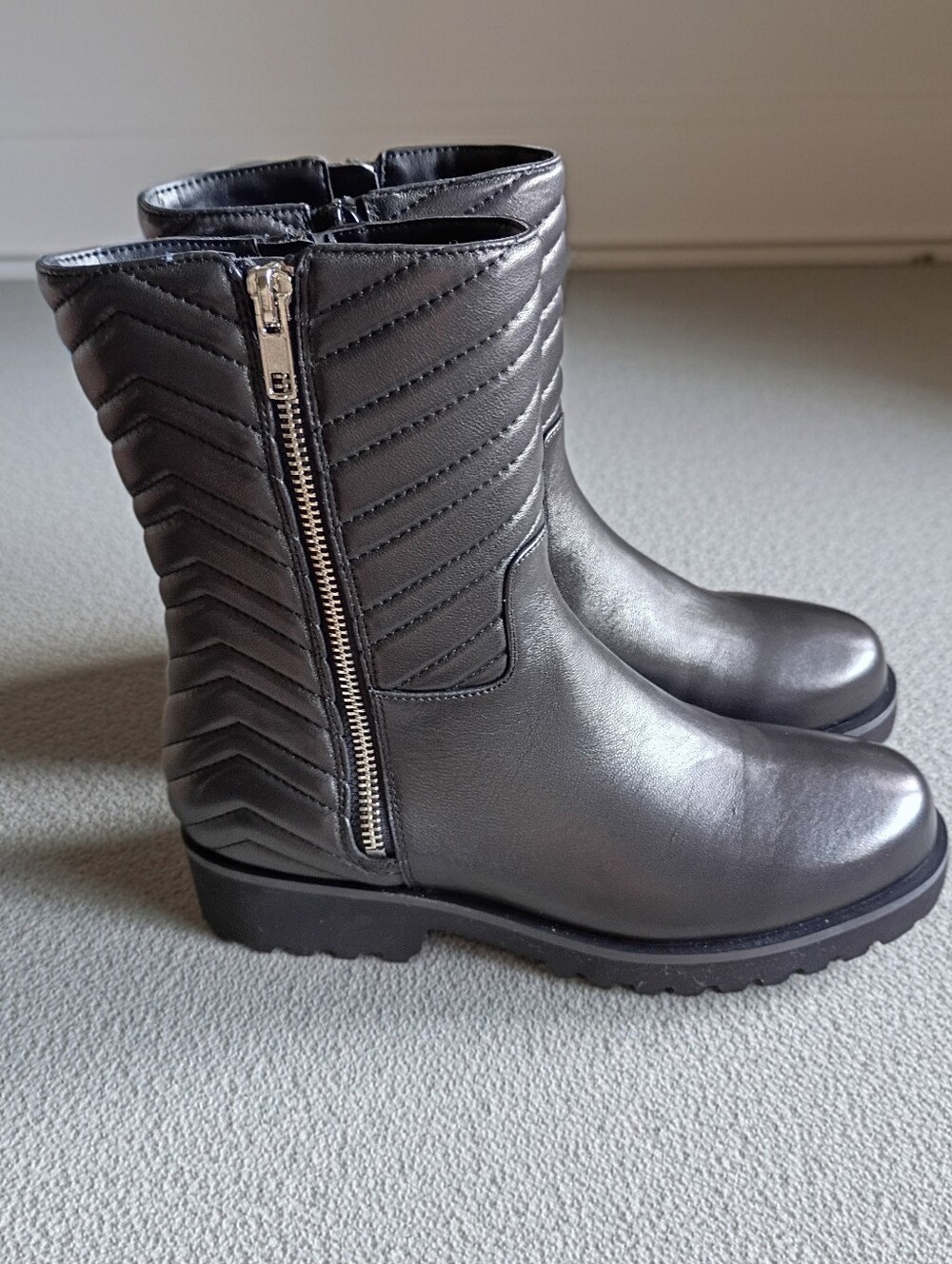 Vaneli Black Leather Zohan Ankle Boots NWT Size 7.5